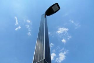 Уличный фонарь, полностью работающий от энергии солнца из Голландии Уличный фонарь, полностью работающий от энергии солнца из Голландии