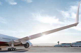 Складные крылья позволят новому Boeing 777х приземляться даже в маленьких аэропортах Складные крылья позволят новому Boeing 777х приземляться даже в маленьких аэропортах