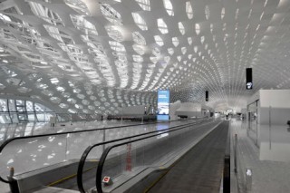 В Китае представили новый ультра экологичный аэропорт-улей Shenzhen’s Bao’an В Китае представили новый ультра экологичный аэропорт-улей Shenzhen’s Bao’an