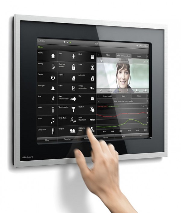 Управление умным домом при помощи стационарных панелей управления